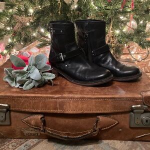 UGG Combat Motor Boots Women’s Size 7